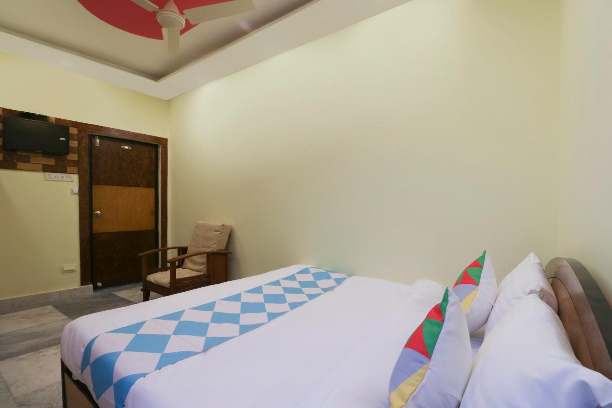 Hotel O Home Cozy Studio Collage Square Hotel Maya International Near St. Thomas'S Church Kolkata Exterior photo
