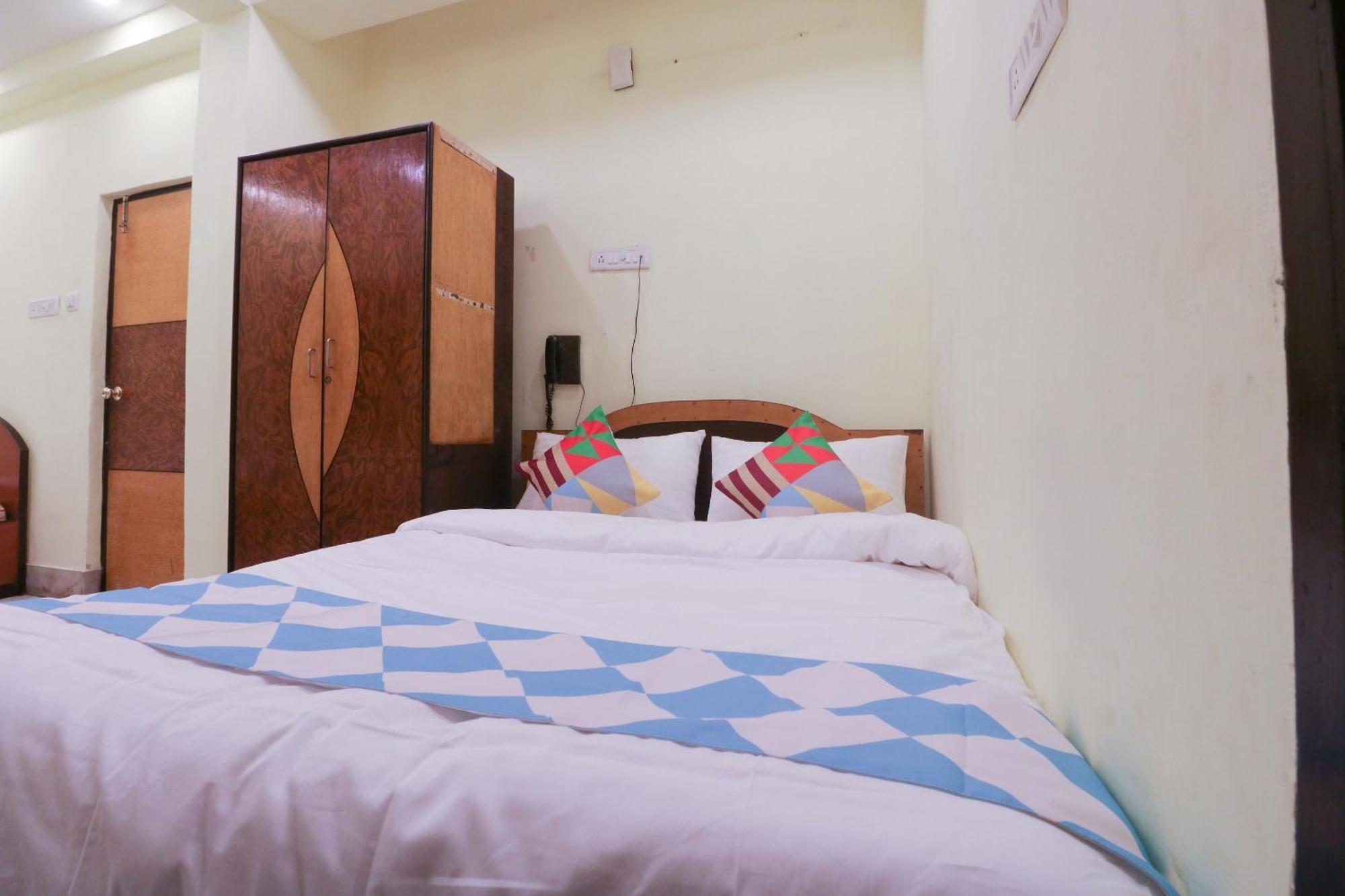 Hotel O Home Cozy Studio Collage Square Hotel Maya International Near St. Thomas'S Church Kolkata Exterior photo